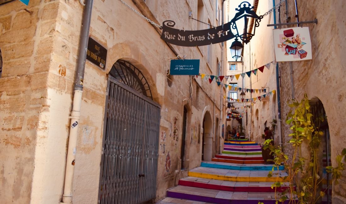 La Rue Du Bras-De-Fer, nell'Écusson. Credits Daniele & Marilena, Five In Travel