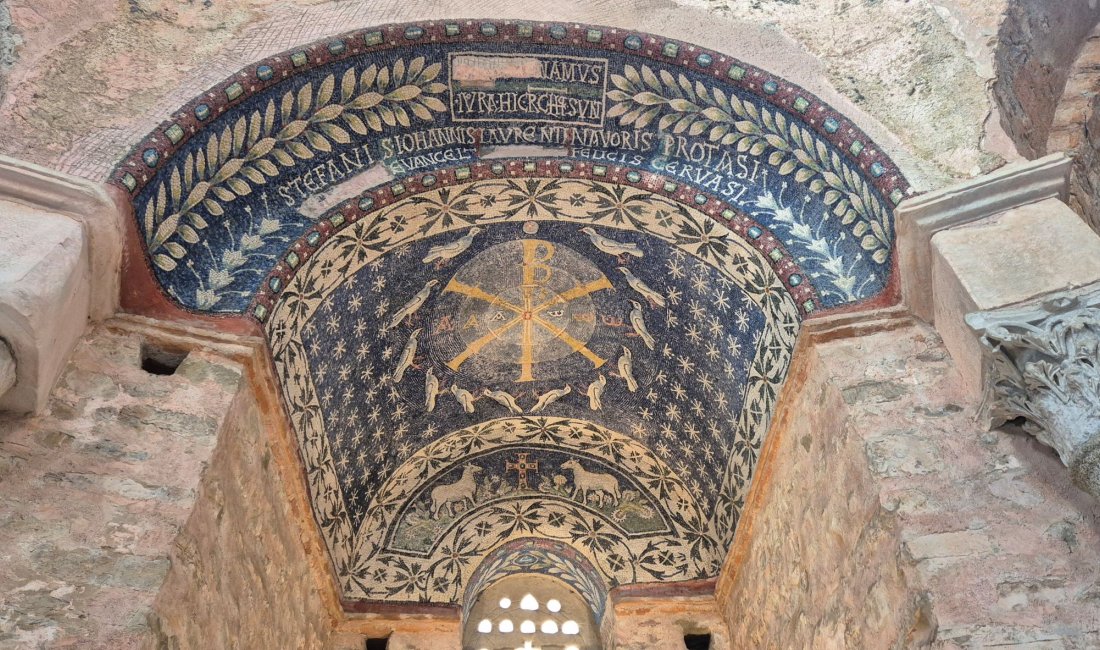 Mosaici nel Battistero di Albenga