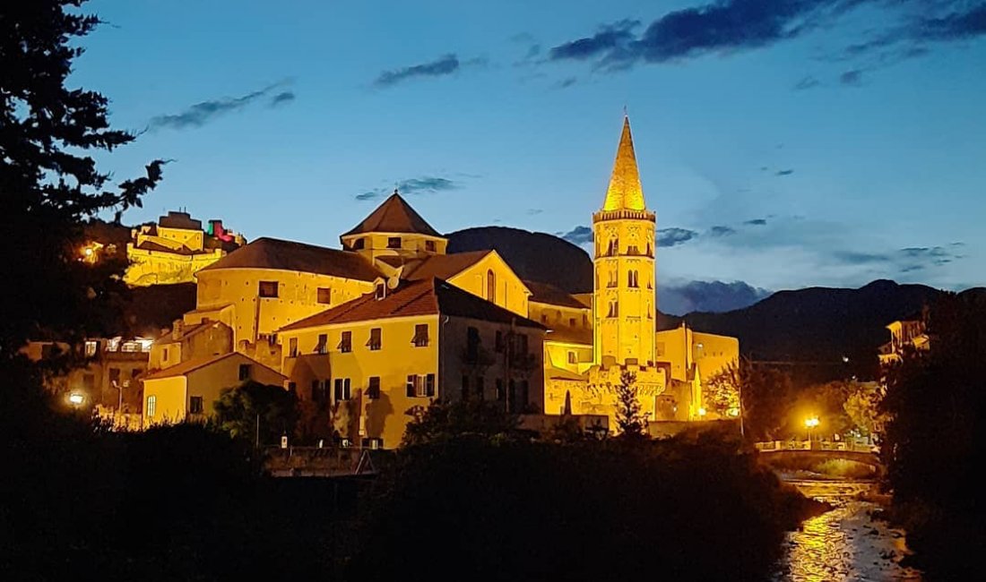 Finalborgo, quando scende la sera
