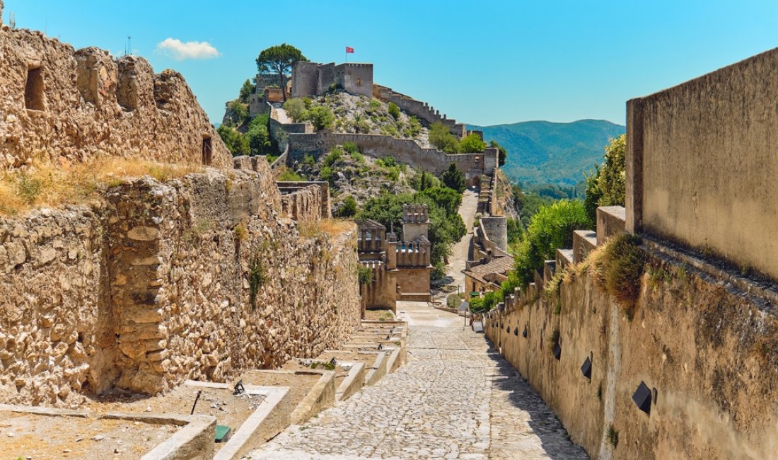 Il castello di Xativa. Credits Alex Tihonovs / Shutterstock