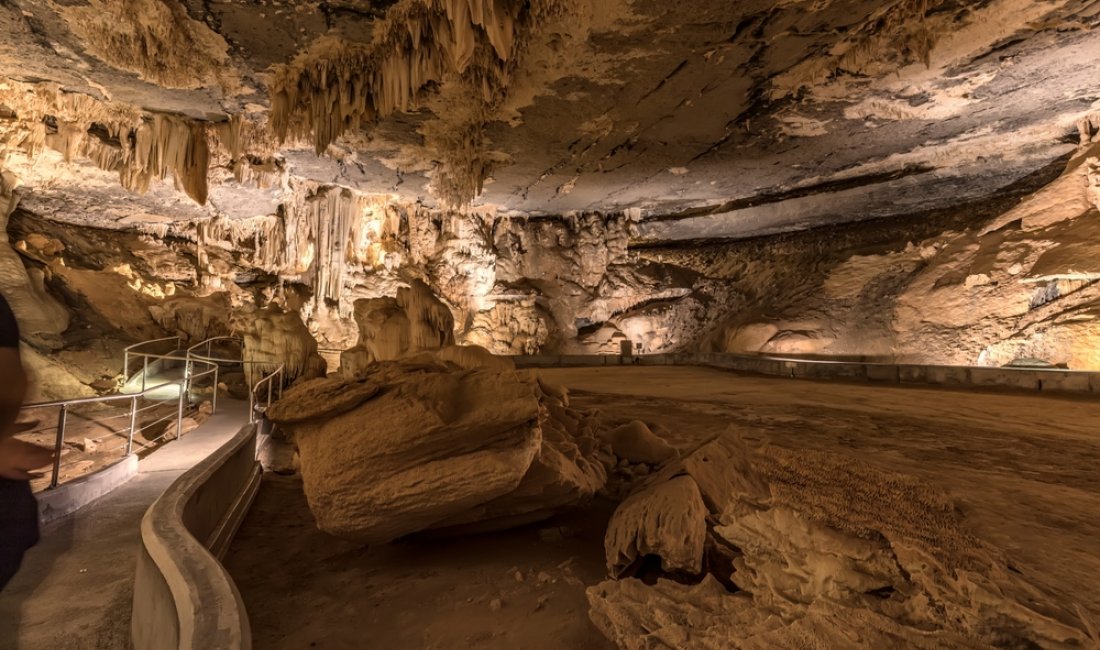 La grotta di Al Hoota. Credits Asim Ali Malik / Shutterstock