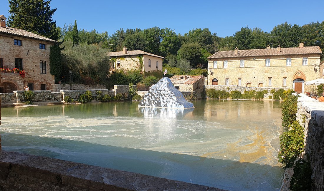 Bagno Vignoni e la sua piazza termale. Credits Francesco Giro