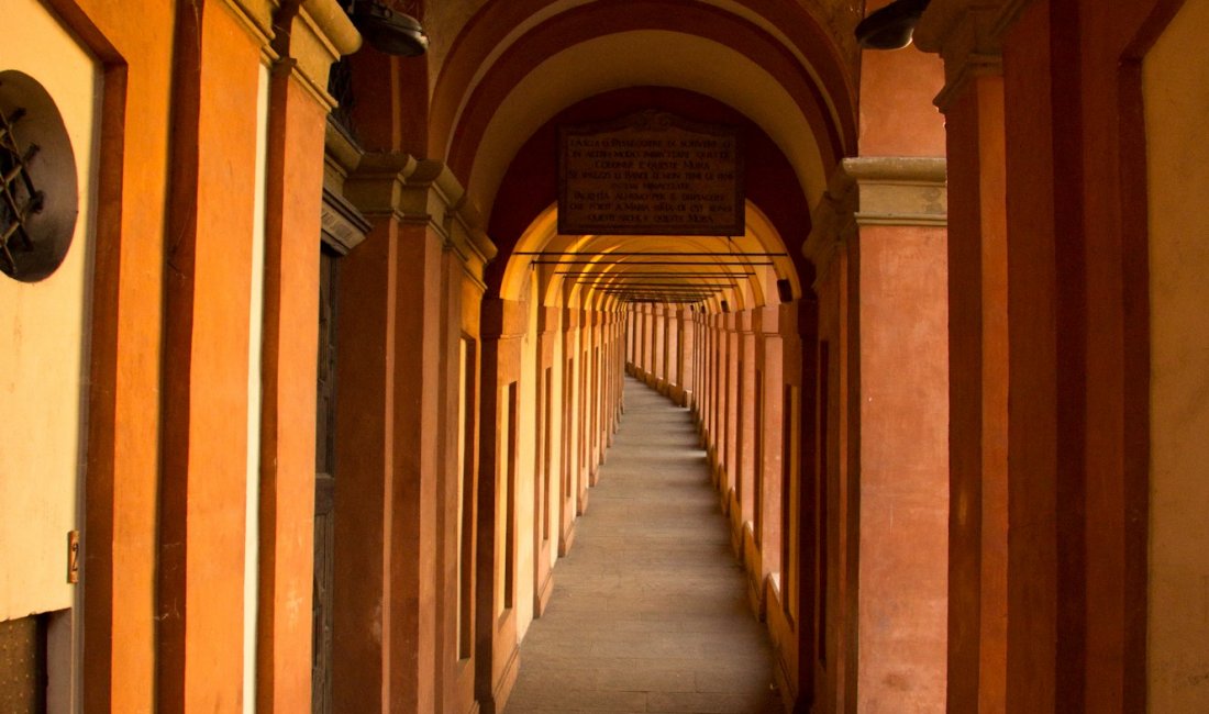 Bologna, la prospettiva di San Luca