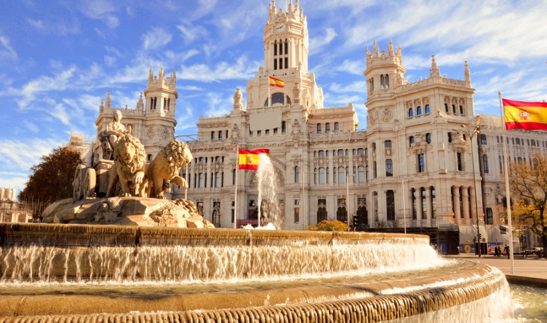 La Fuente de Cibeles. Credits Eszter Szadeczky-Kardoss / Shutterstock