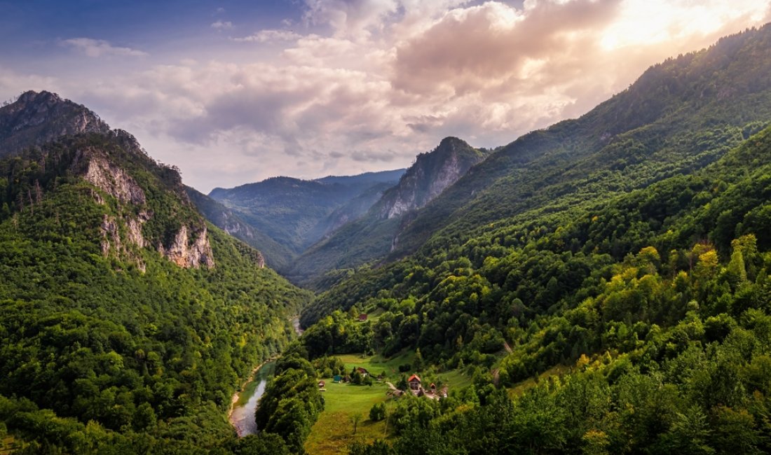 Il Tara Canyon al tramonto. Credits Eugene_Photo / Shutterstock
