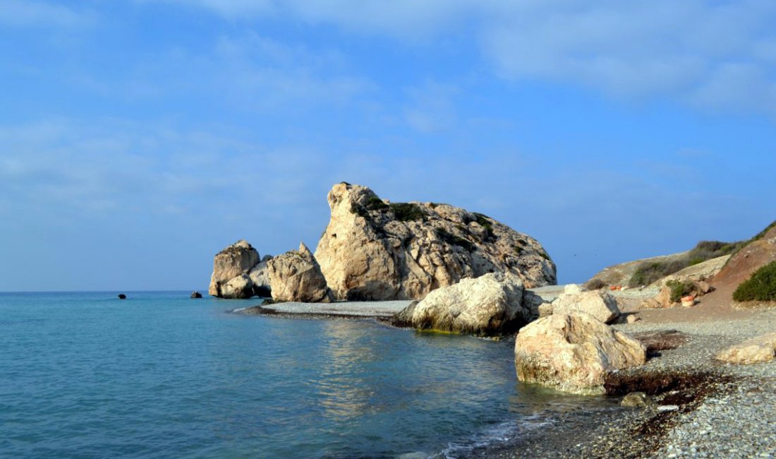 Petra tou Romiou: la spiaggia dove è nata Afrodite | Credit Claudia Pezzetti