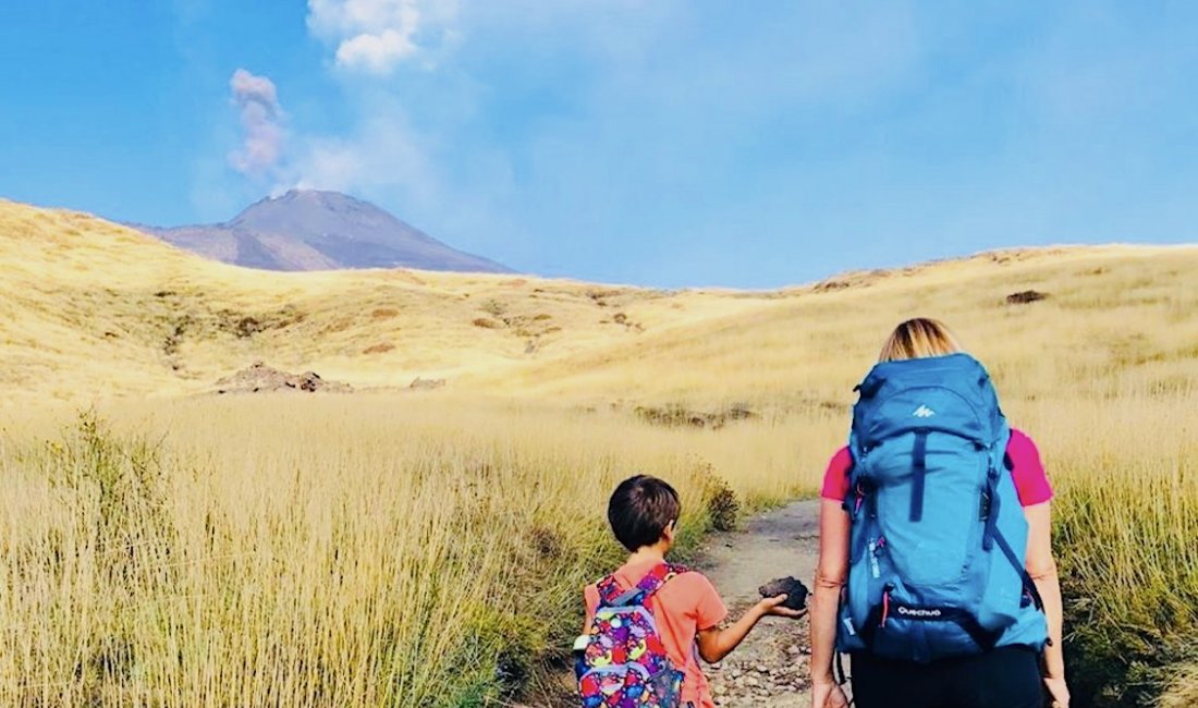 Lui e Lei, in avvicinamento © Peekaboo Travel Baby