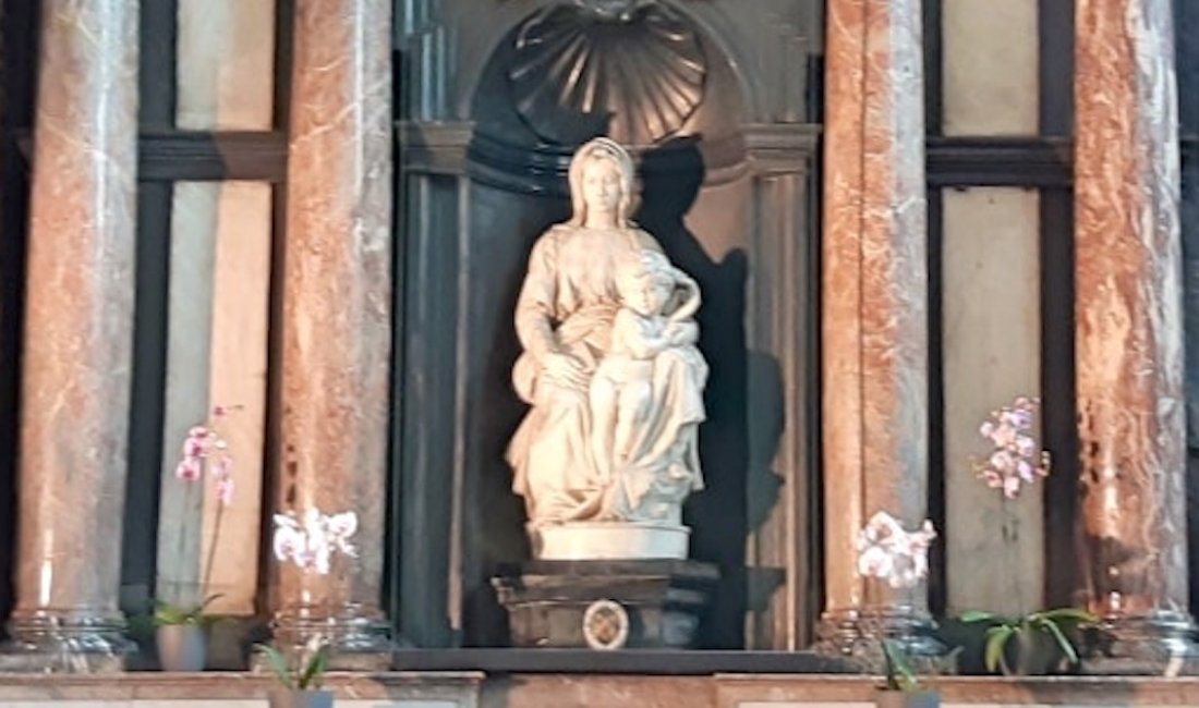 La Madonna con bambino di Michelangelo © Diana Facile
