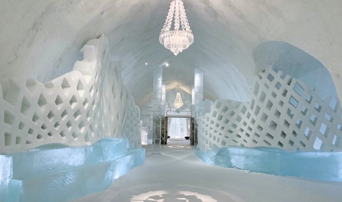 Una sala dell'Ice Hotel di Kiruna. Credits Marcia Cobar / Shutterstock