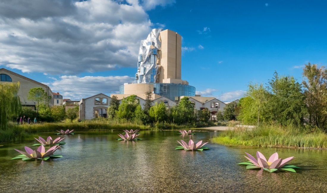 La torre di Frank Gehry al LUMA. Credits Mazur Travel / Shutterstock