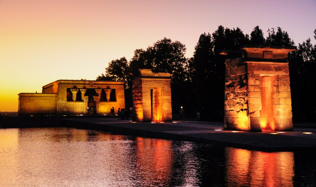 Il Templo de Debod alla luce del tramonto. Credits Michal Rosak / Shutterstock