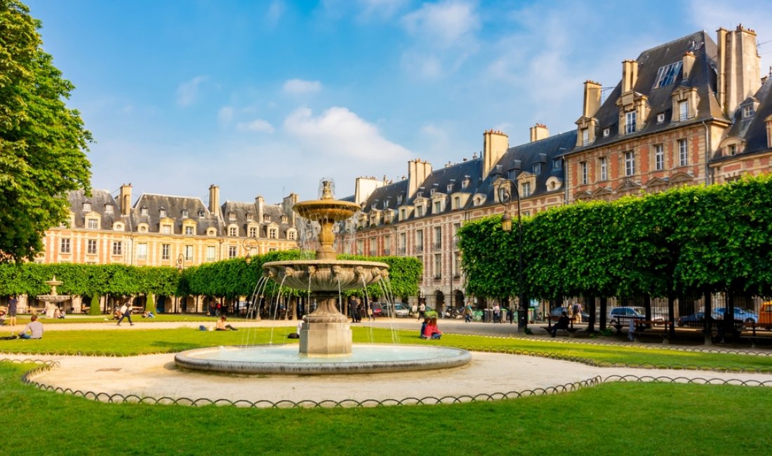 I giardini di Places des Vosges. Credits Mistervlad / Shutterstock