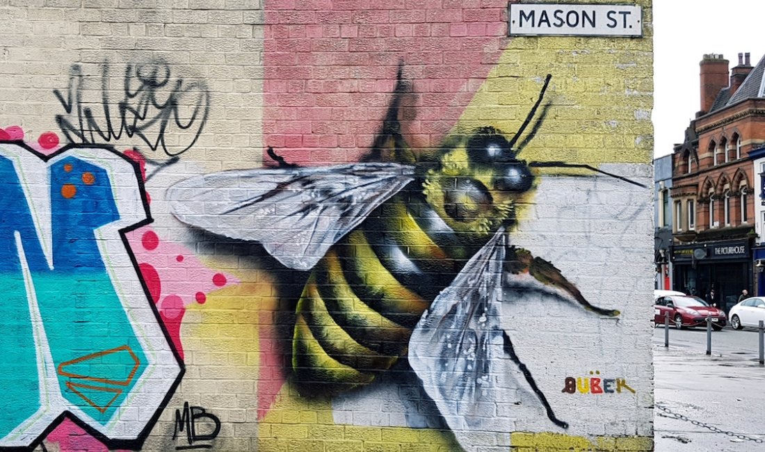 Murales con ape © Giovy Malfiori