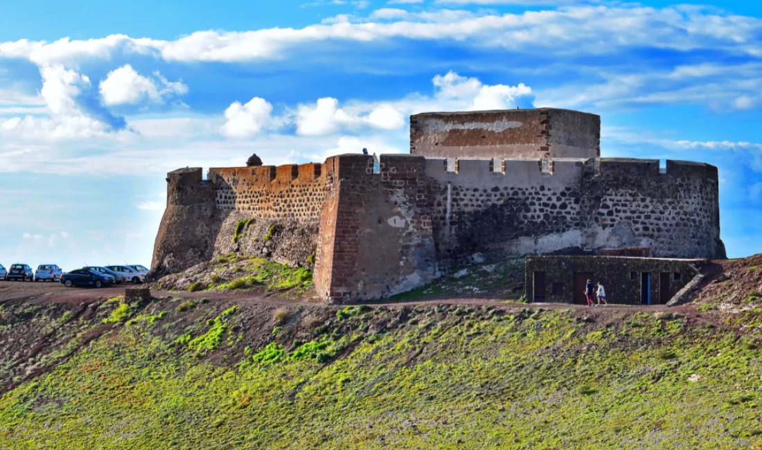 Il Castillo Santa Bárbara, in cui ha sede il Museo de la Piratería. Credits Russell Tur / Shutterstock