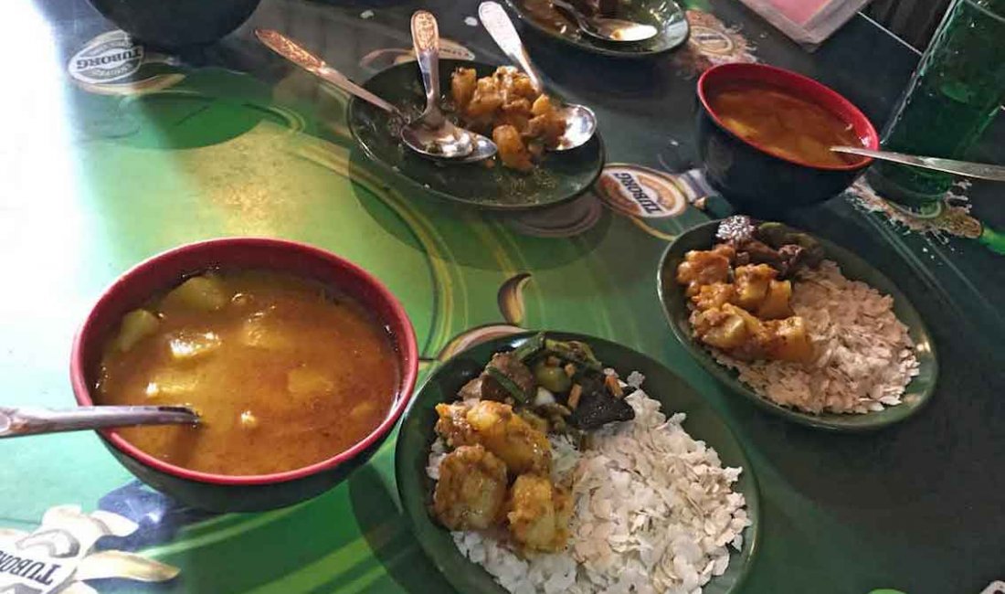 Portate a pranzo in uno storico ristorante di Kathmandu