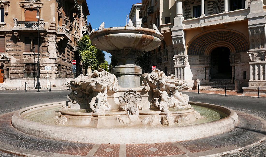 Quartiere Coppedè: la fontana delle rane. Credits Stefania Mezzetti