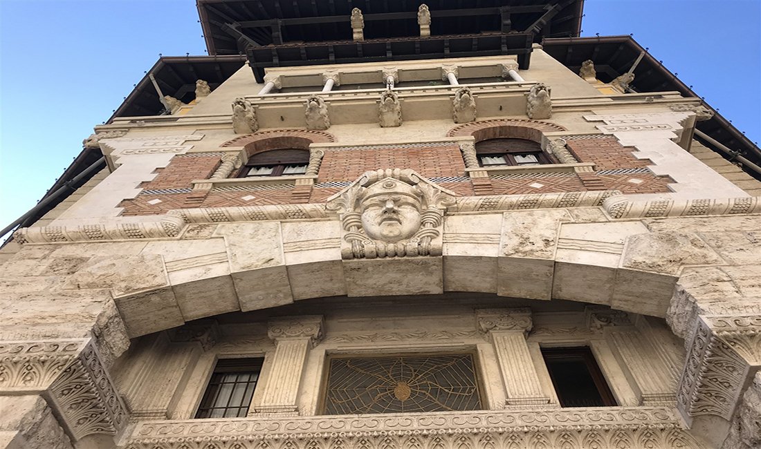 Quartiere Coppedè: facciata del Palazzo del ragno. Credits Stefania Mezzetti