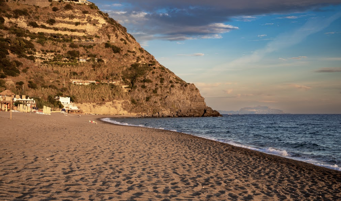 Spiaggia dei Maronti al tramonto