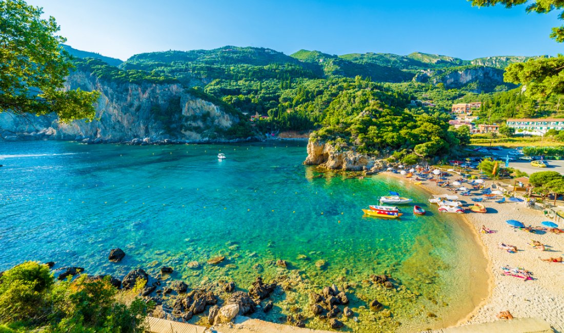 La spiaggia di Paleokastrítsa. Credits Serenity-H / Shutterstock