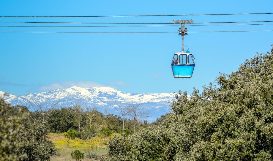 Il Teleférico de Madrid collega due dei grandi parchi della città. Credits Suradech Singhanat / Shutterstock