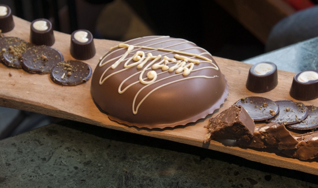 Tagliere con cioccolatini e Tometta, Chocolat La Thuile | credit foto Roberto Carnevali
