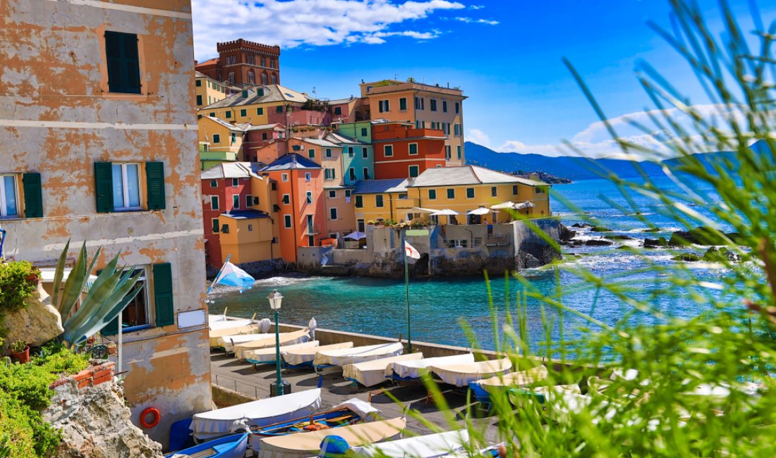 Le barche e il mare a Boccadasse. Credits aceshot / Shutterstock