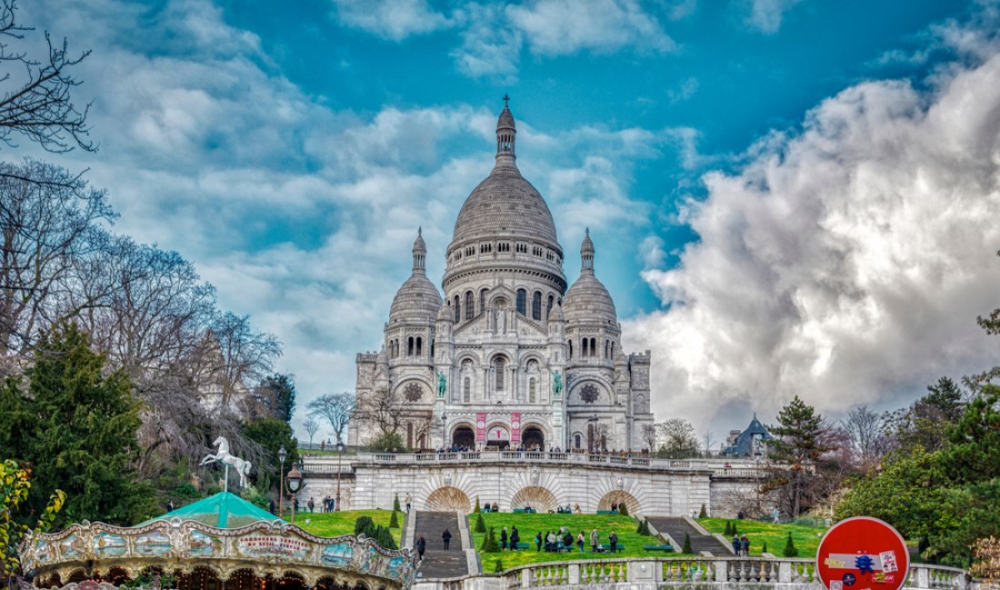 La Basilica del Sacré-Cœur. Credits adolf martinez soler / Shutterstock