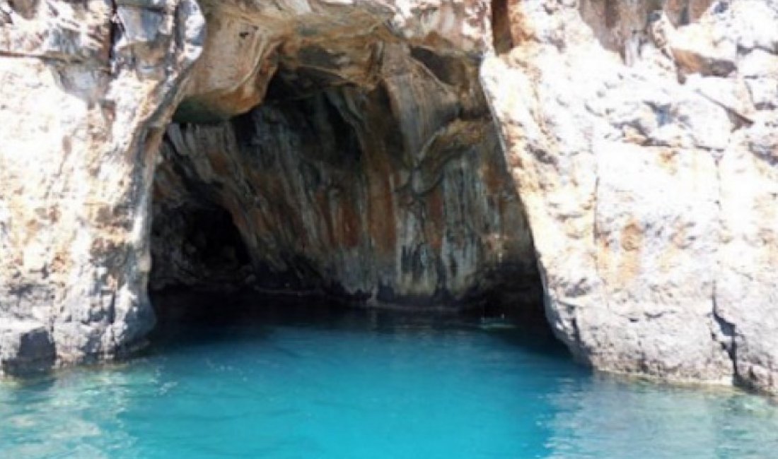 Grotta di Cala Pozzallo: Marina di Camerota
