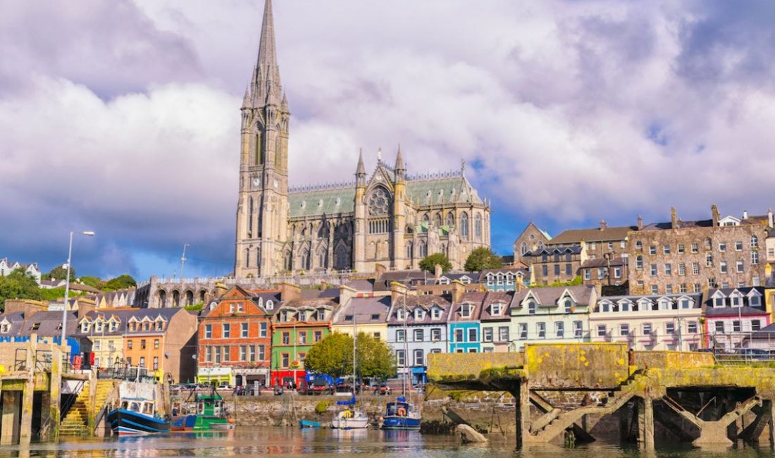 Il porto di pescatori di Cobh, nella contea di Cork
