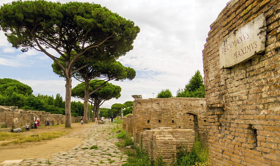 Il Decumanus Maximus di Ostia Antica
