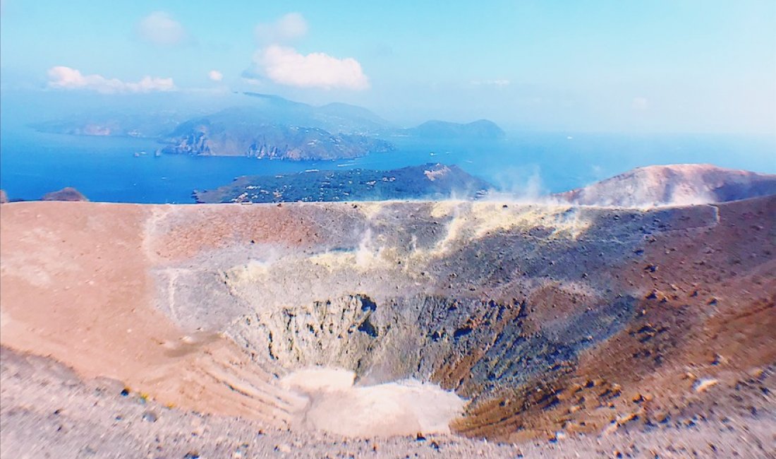 In vetta a Vulcano, Isole Eolie In vetta a Vulcano © La Simo in viaggio