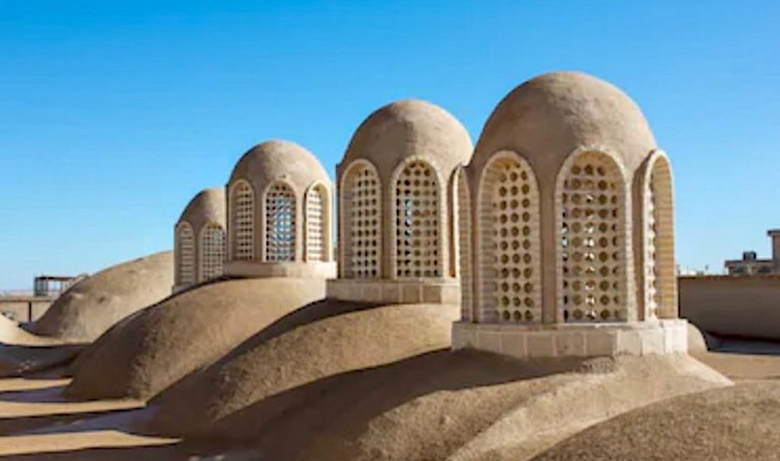 I tetti di Kashan, dalla scala del bazar