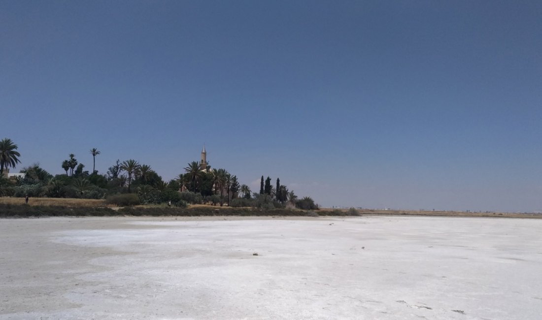 Il lago salato: così lo troverai in estate © Stefania Manfredi