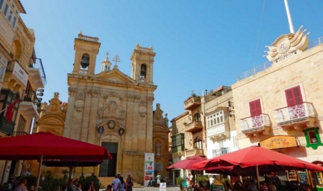 Piazza St. George a Rabat, Gozo