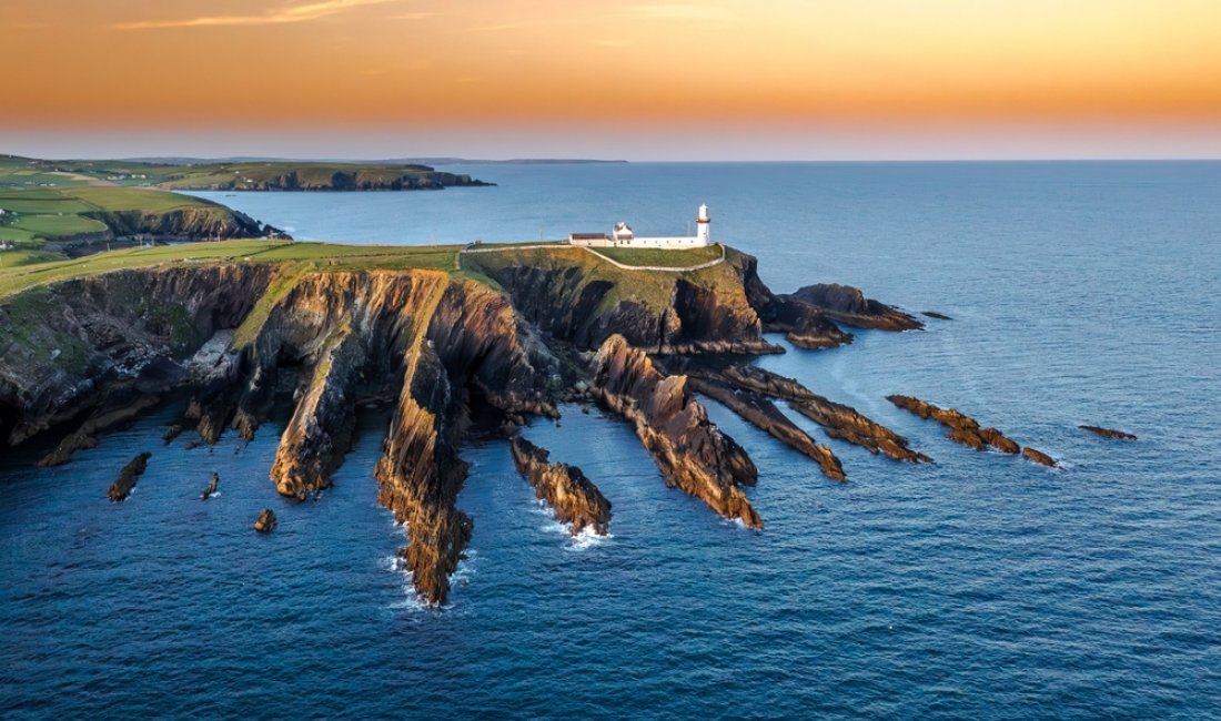 Un tratto di costa nella Contea di Cork. Credits mikemike10 / Shutterstock