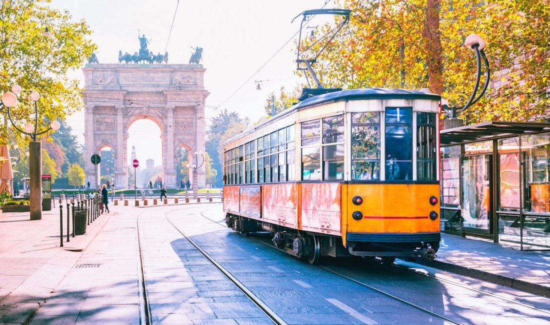 Milano, uno dei suoi tram storici