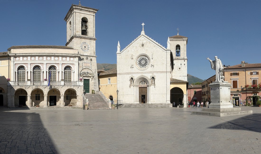 Norcia, Piazza San Benedetto. Credits Hans Peter Schaefer / Wiki Commons