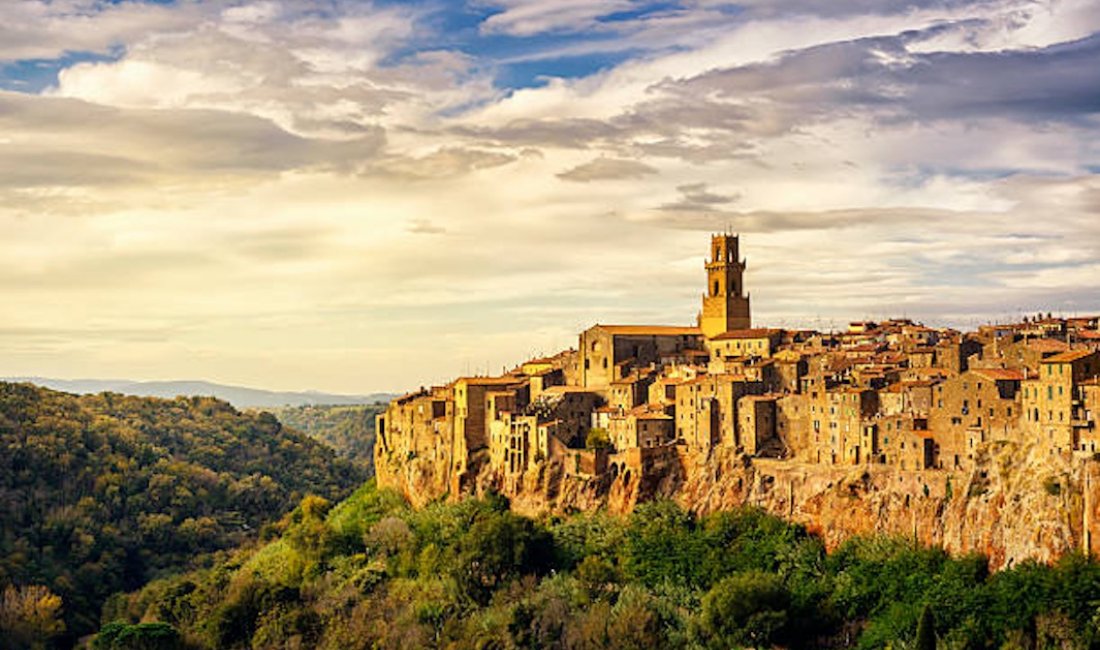 Pitigliano, borgo magico in Maremma