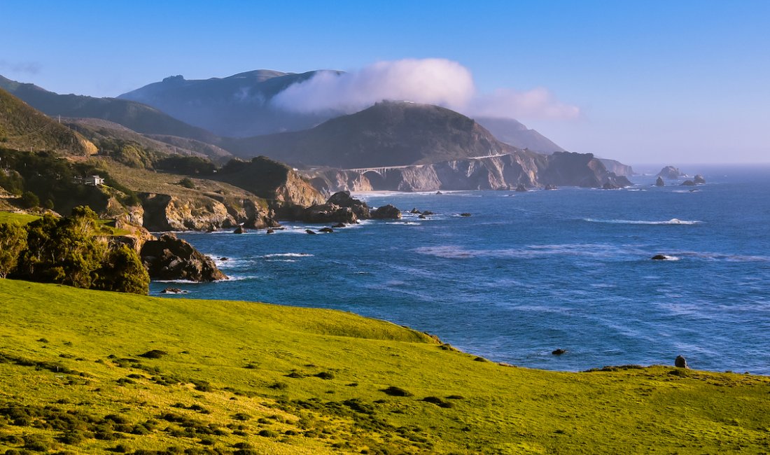 California, la costa a Monterrey