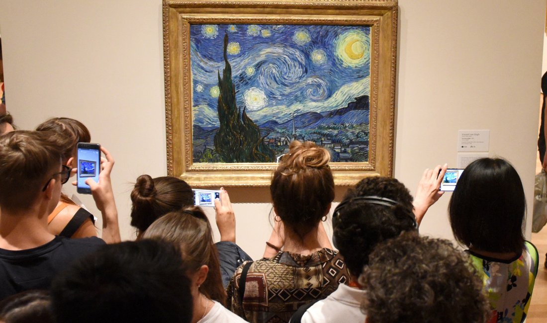 Notte stellata al MoMa. Credits Bumble Dee / Shutterstock