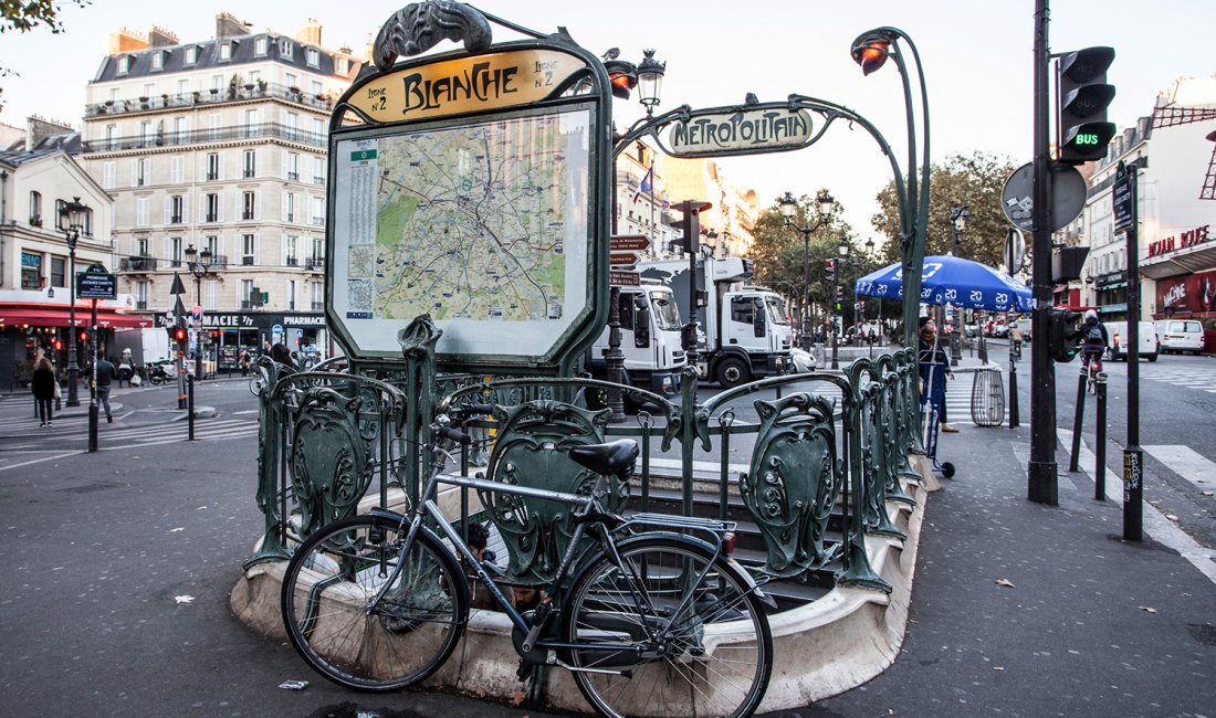 Fermata Blanche della Métropolitain, benvenuti a Montmartre. Credits Alexandra Lande / Shutterstock