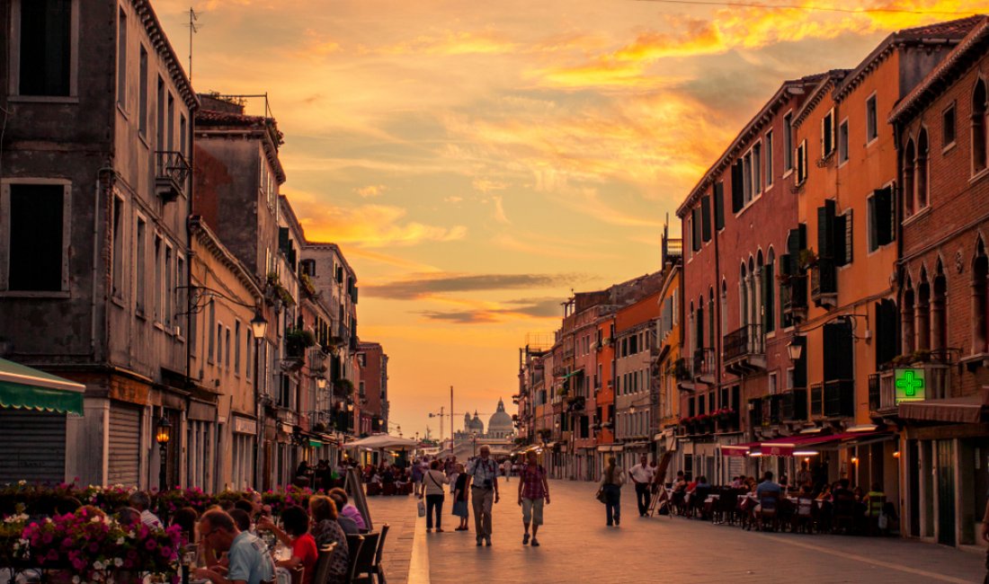 Venezia, magia per via Garibaldi