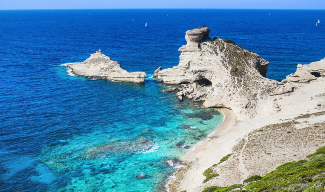 La spiaggia di Sant’Antoniu. Credits Kite_rin / Shutterstock