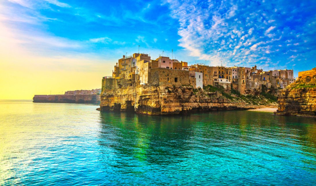 Polignano a mare. Credits StevanZZ / Shutterstock