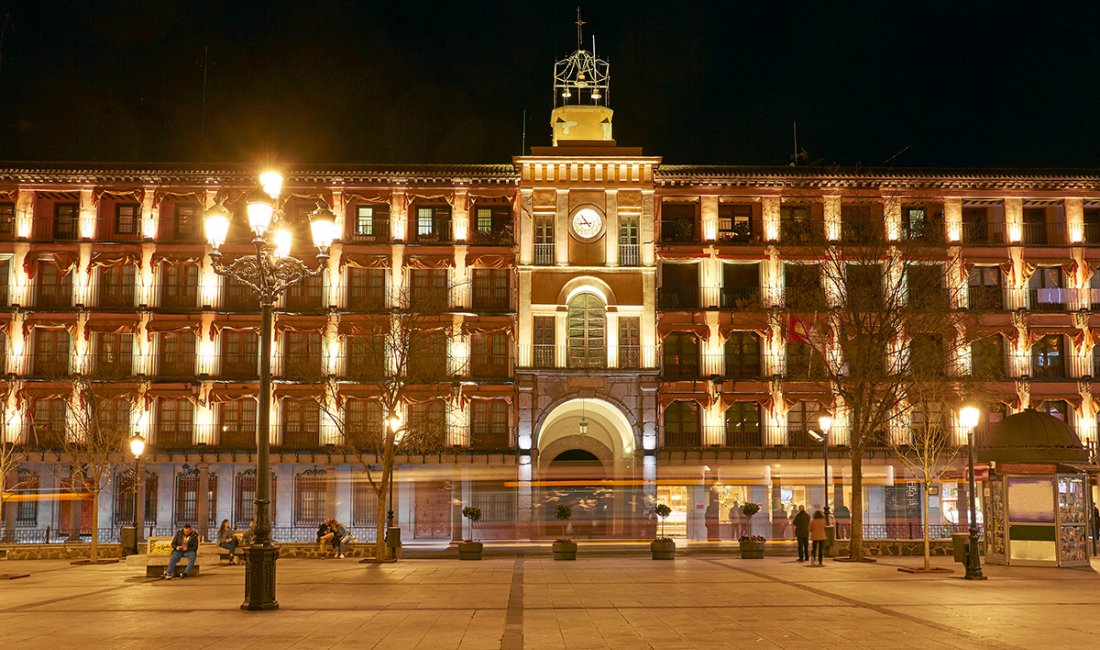 Toledo, Plaza Zocodover: quando scende la sera