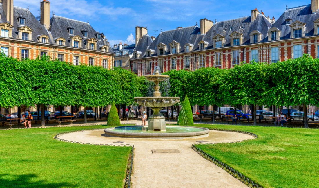 Place des Vosges. Credits Catarina Belova / Shutterstock