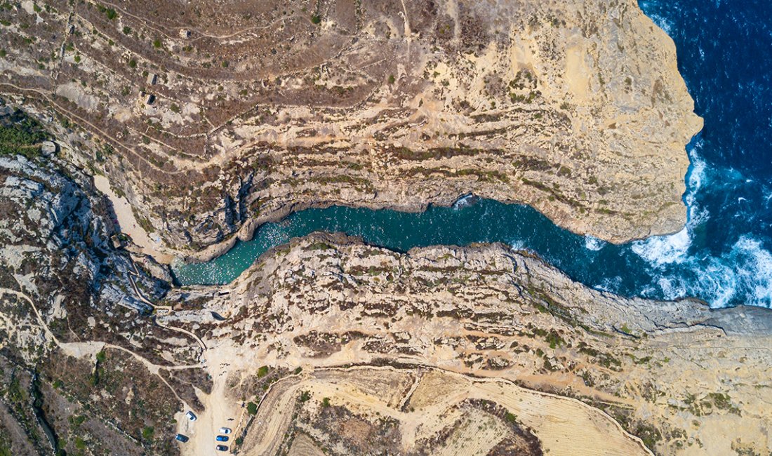 Veduta aerea del fiordo di Wied Il-Għasri a Gozo