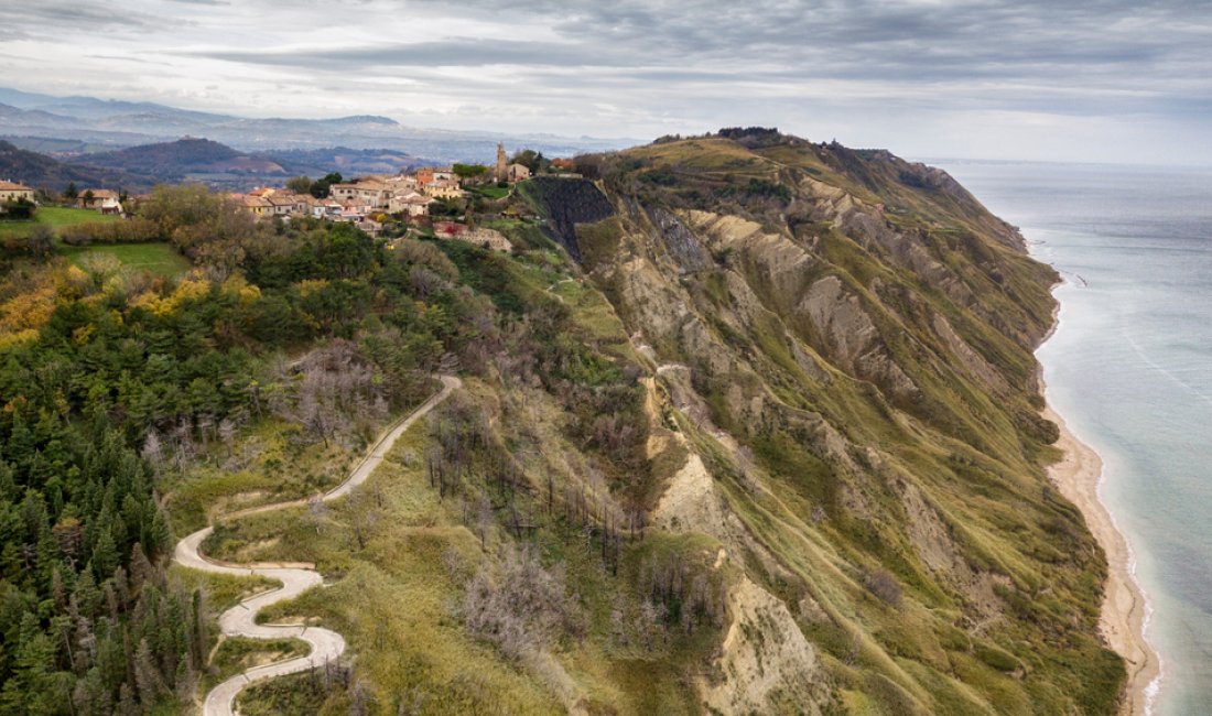 La costa a Fiorenzuola di Focara