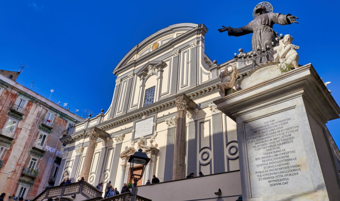 Napoli, Basilica di San Paolo Maggiore