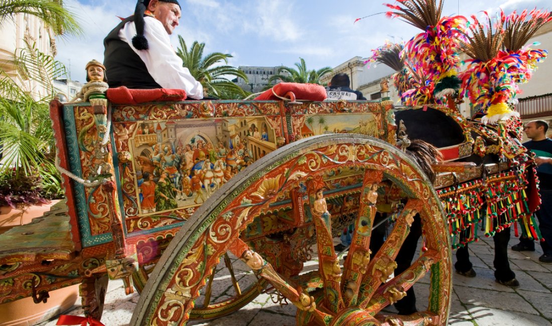 Scicli, un tipico carretto siciliano